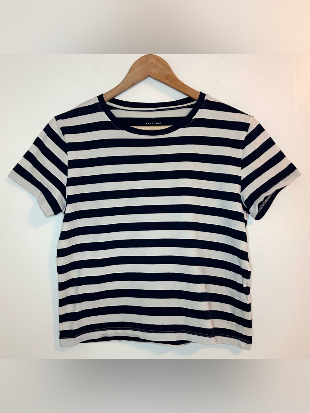 Everlane Organic Cotton Box Cut Tee in Navy and Off White Size Small